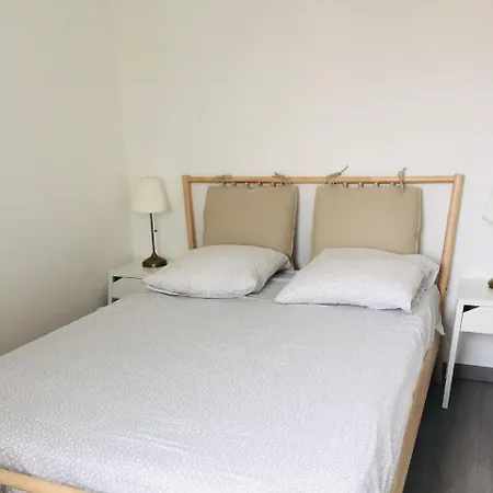 Charming One Bedroom Flat In St Cyprien Apartment Toulouse